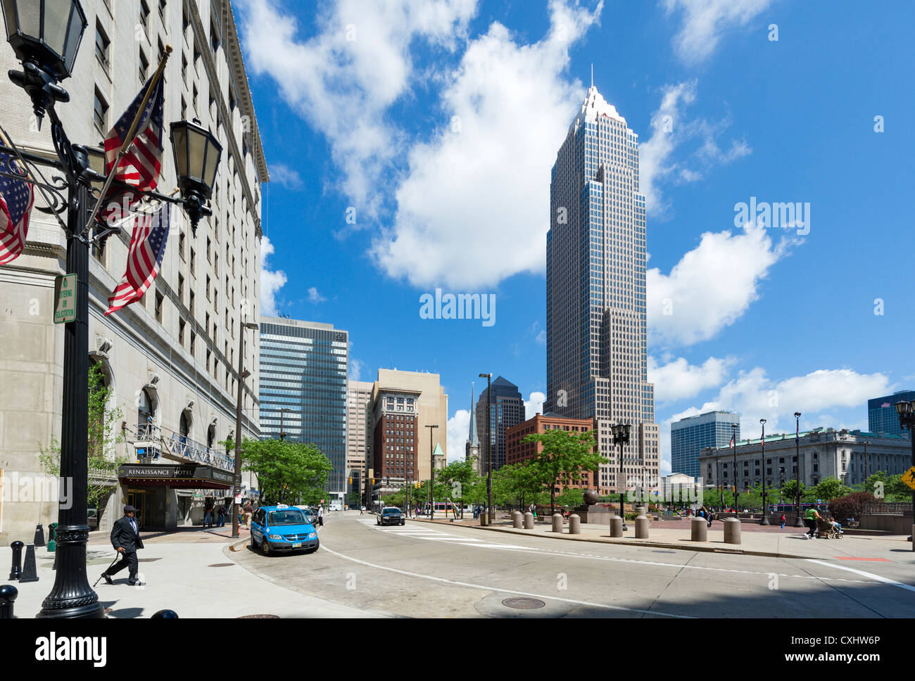 Plaza pública en el centro de la ciudad de Cleveland, Ohio, EE.UU. Foto de stock