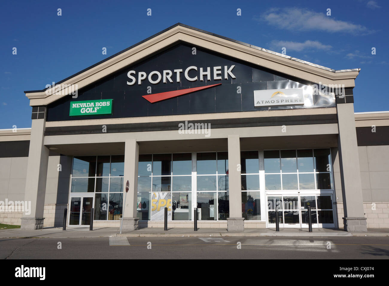 doble Hacer la vida Personal Deporte Chek, ropa deportiva y tienda de equipos, Canadá Fotografía de  stock - Alamy