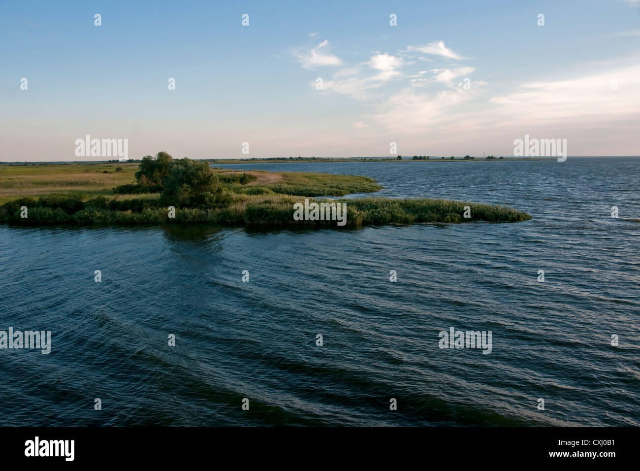 Delta del Río Dnieper donde el río desemboca en el Mar Negro en Ucrania. Foto de stock