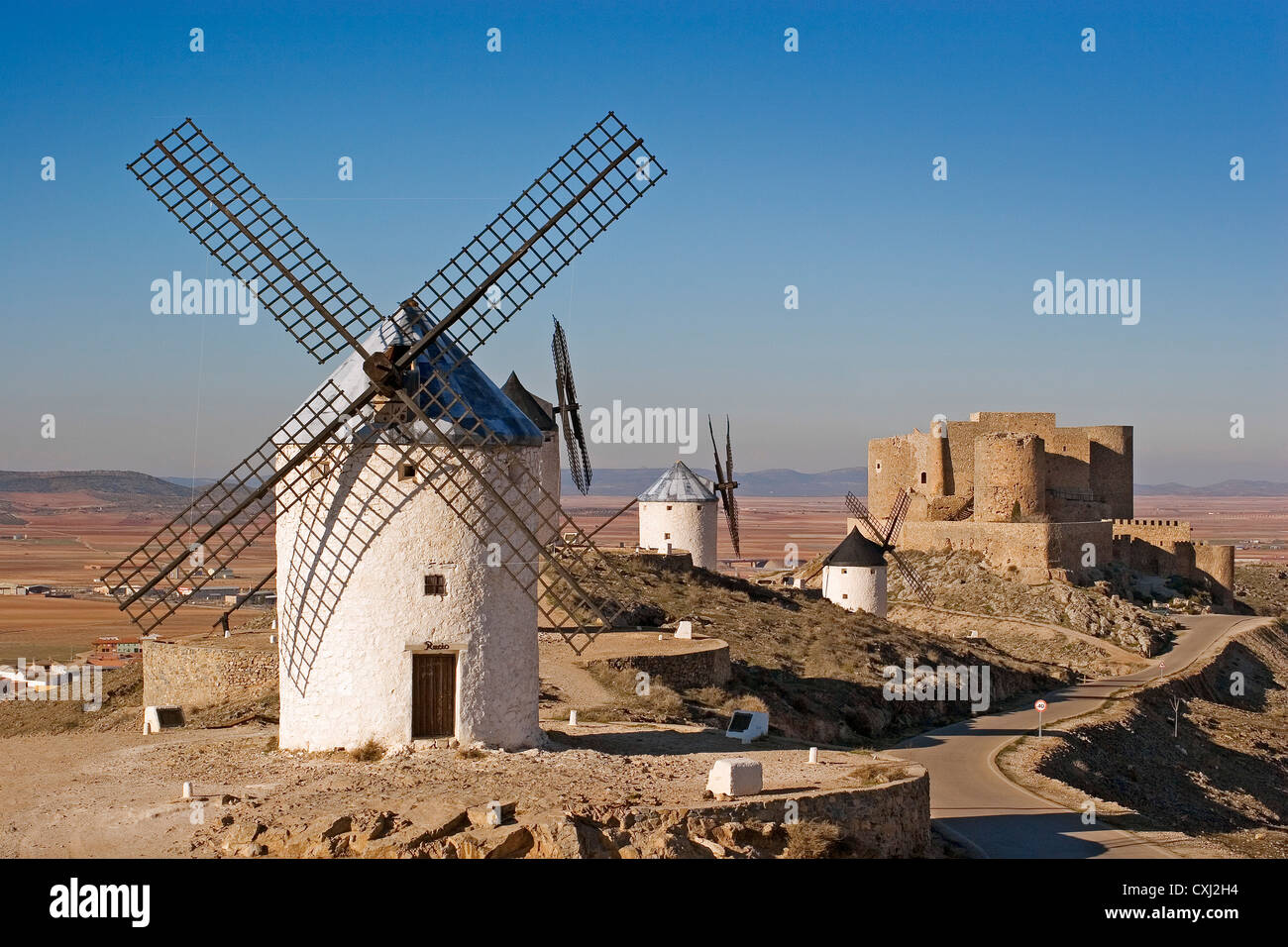 Los molinos de viento y el castillo de Consuegra Toledo Castilla La