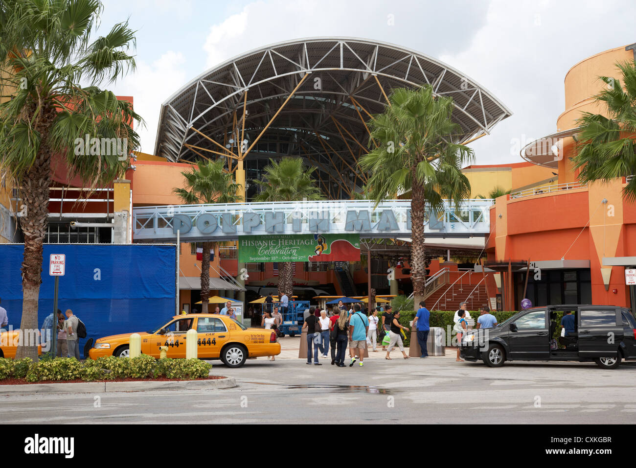 El centro comercial Dolphin Mall en Miami, Florida, EE.UU Fotografía de  stock - Alamy