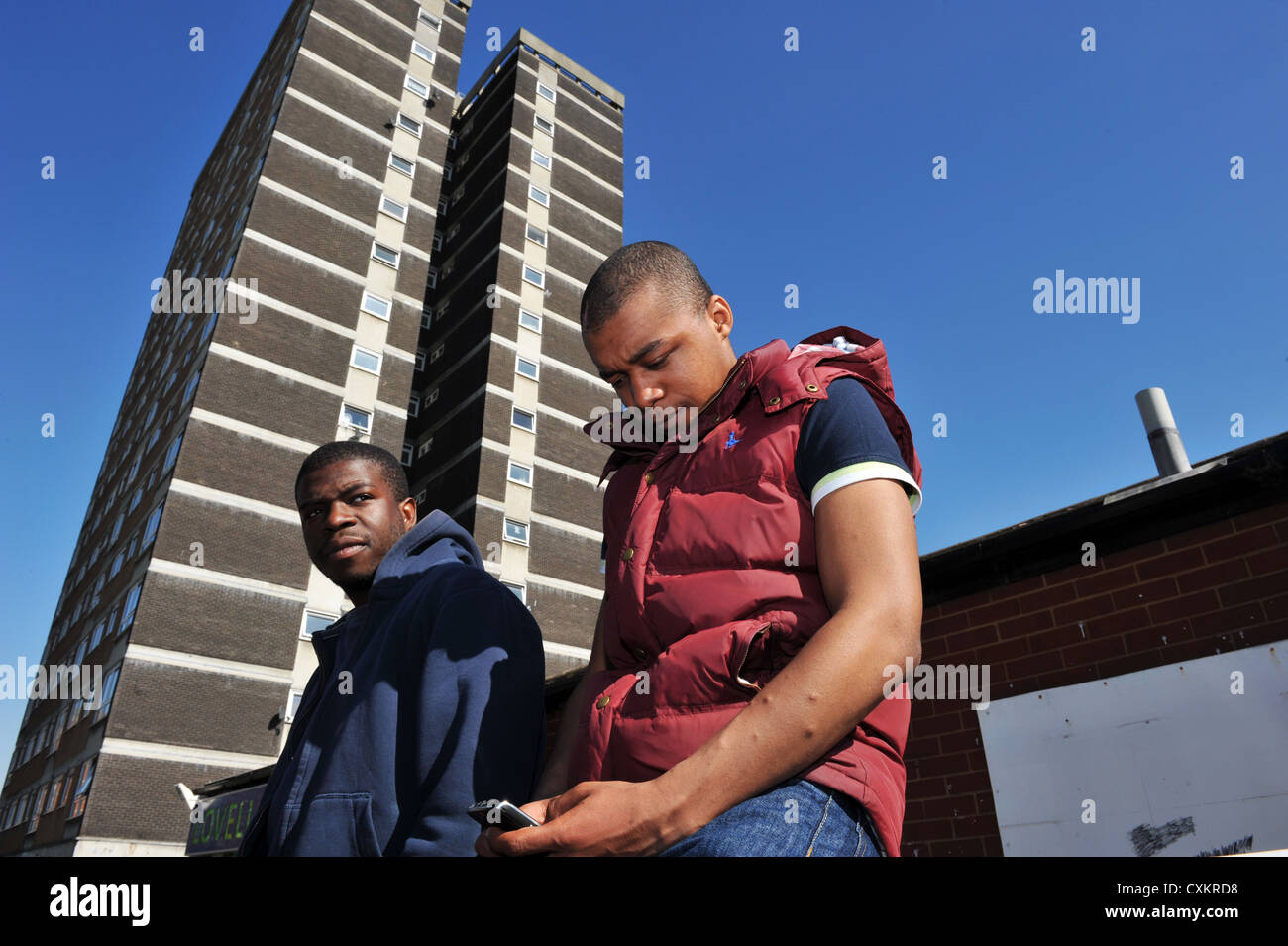 Los jóvenes desempleados jóvenes Leeds UK Foto de stock