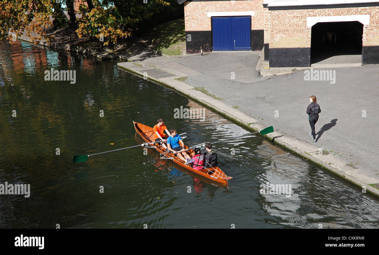 Bote a remo en el río Cam cerca de Midsummer Common Cambridge Foto de stock
