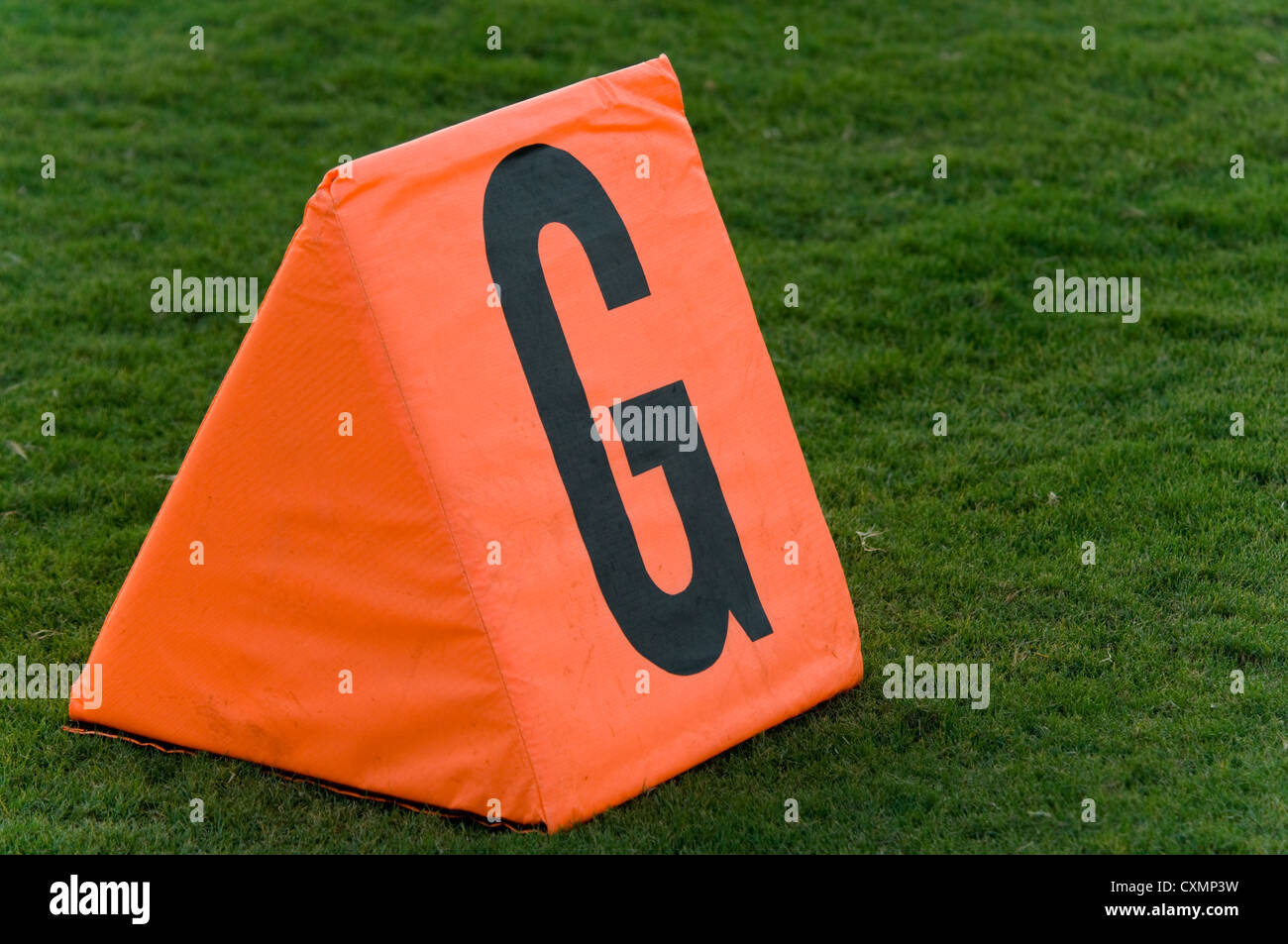 Objetivo marcador de línea en un juego de fútbol americano, en el campo Foto de stock