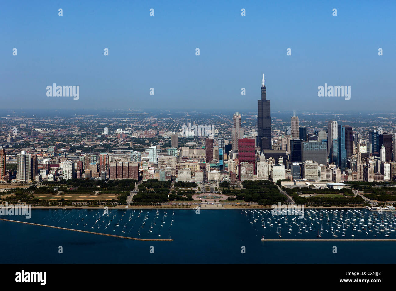 Fotografía aérea Willis Tower, Millenium Park, en Chicago, Illinois marina Foto de stock