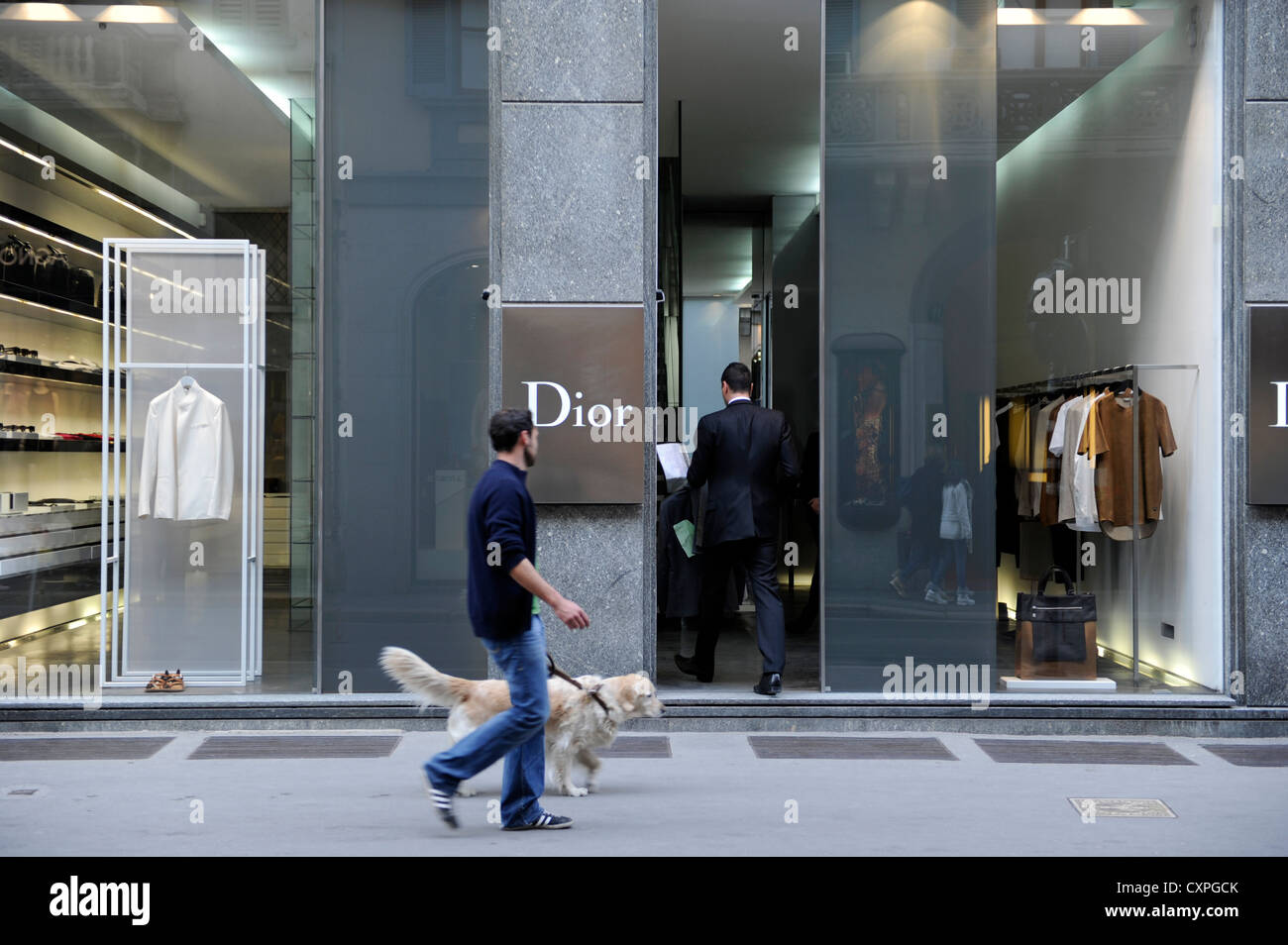 Tienda de Dior. Via Montenapoleone. Milan, Italia. Foto de stock