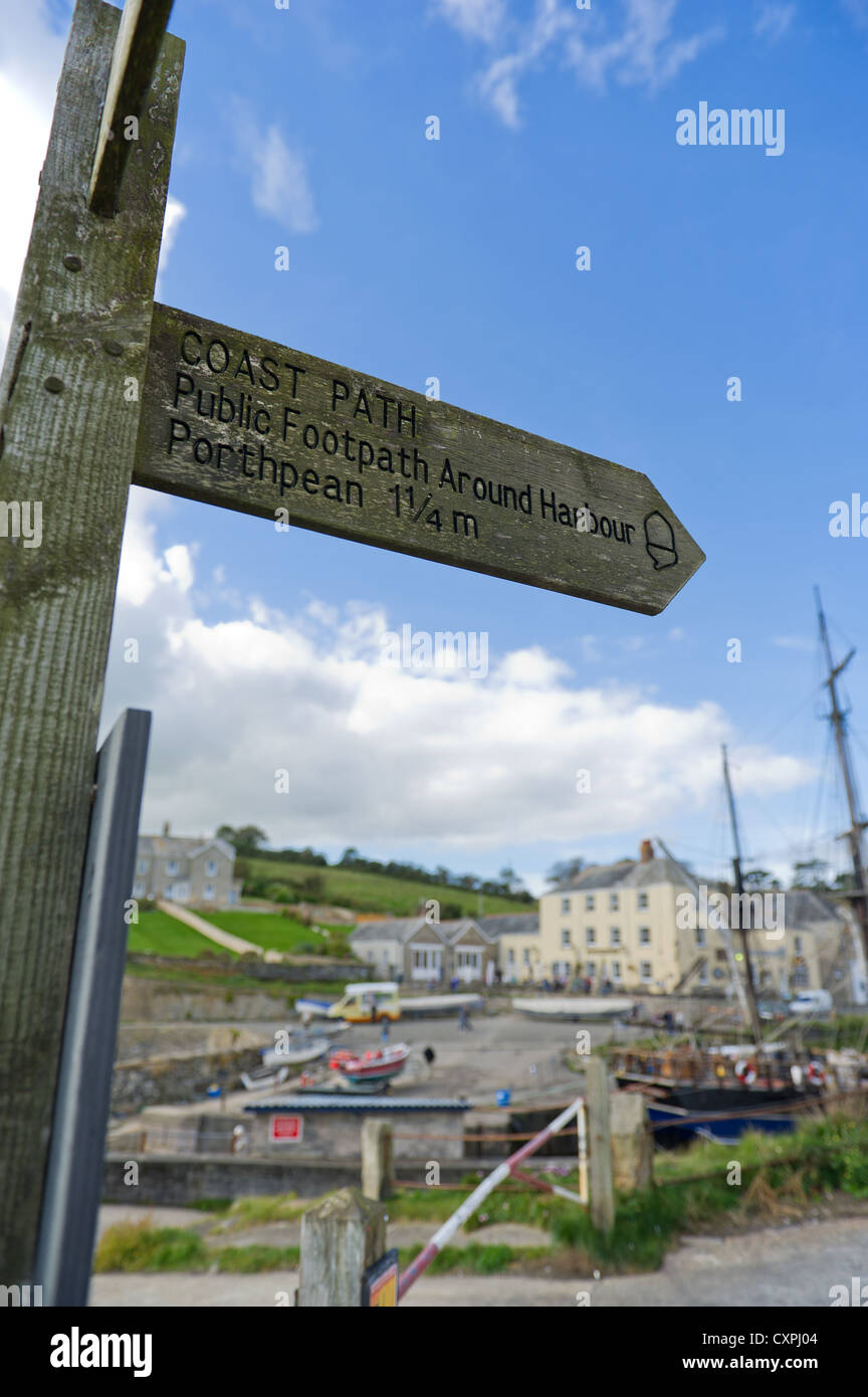 Un sendero público de madera firmar en Cornwall. Foto de stock