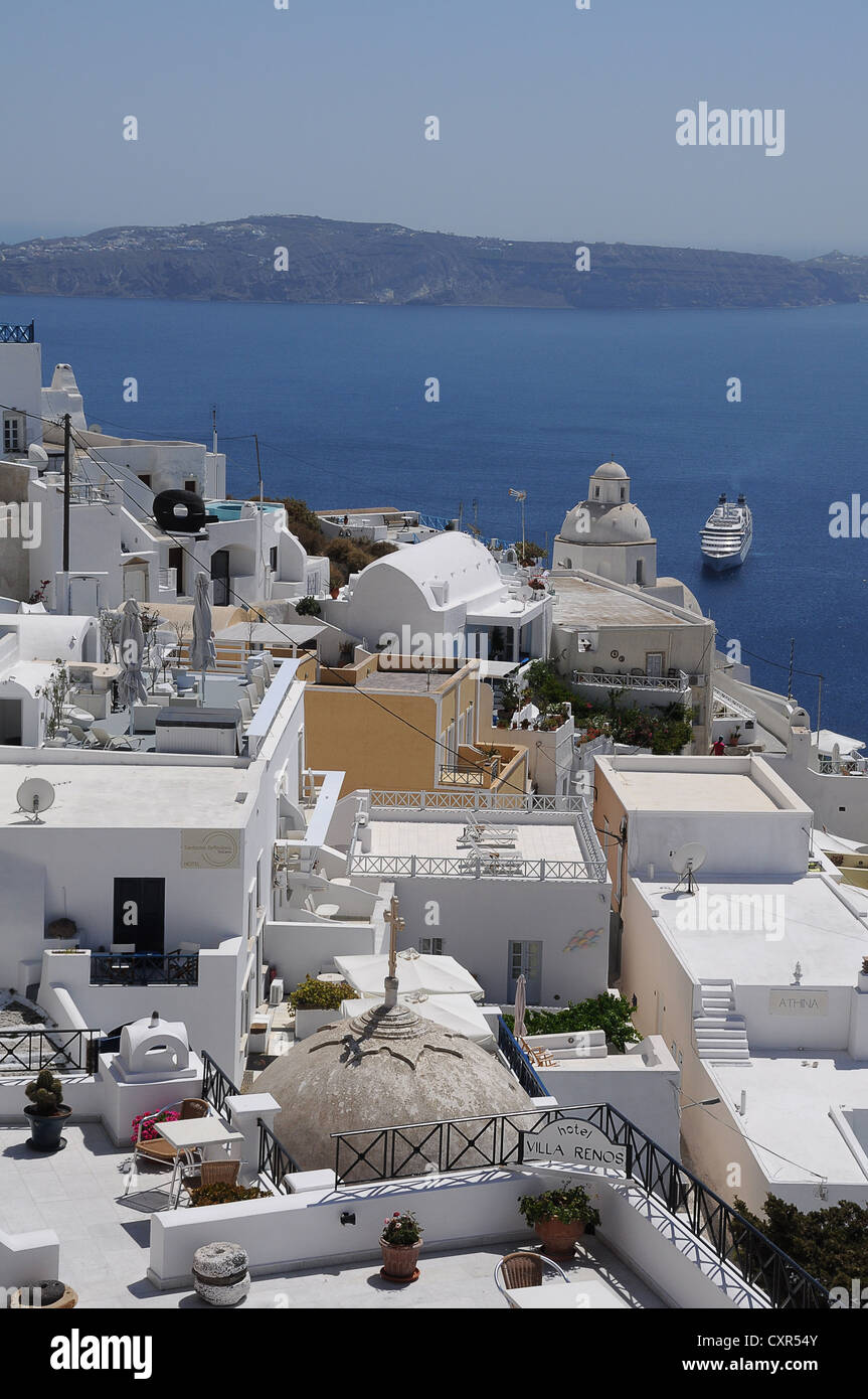 Vista de la ciudad de Oia, Santorini, Grecia, Europa PublicGround Foto de stock