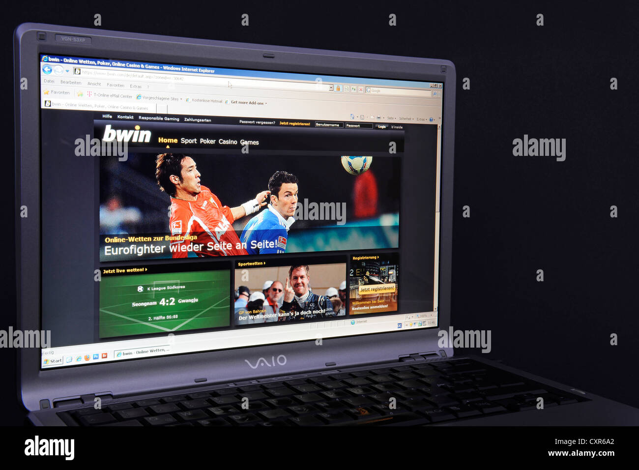 Sitio web, bewin página web en la pantalla de un portátil Sony Vaio, un  servicio de apuestas deportivas Fotografía de stock - Alamy