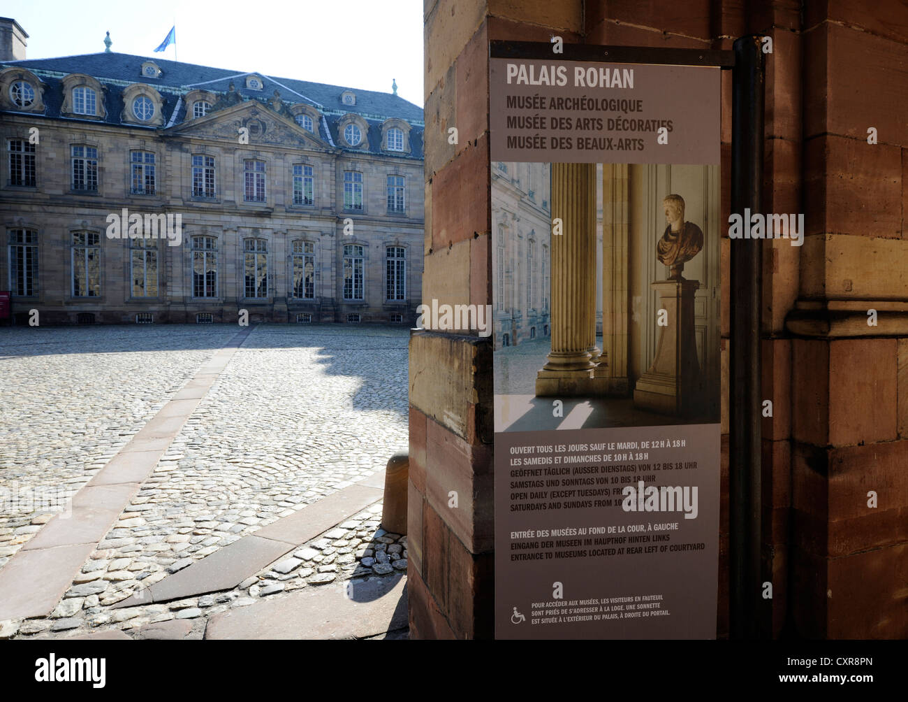 Exposiciones en museos, en el Palacio de Rohan, Estrasburgo, departamento de Bajo Rin, Alsacia, Francia, Europa, PublicGround Foto de stock