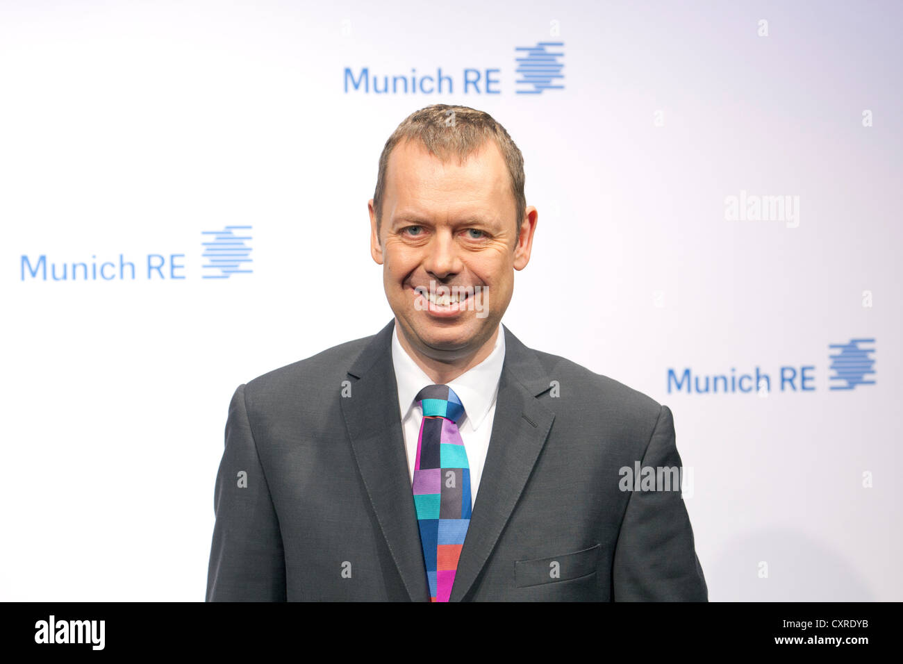 Torsten Oletzky, miembro de la junta directiva de la aseguradora Munich Re y CEO del Grupo Asegurador Ergo, durante la prensa Foto de stock