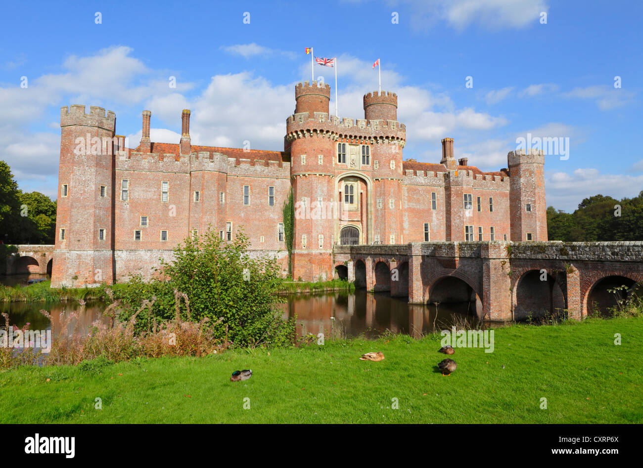 El castillo de Herstmonceux East Sussex England GB UK Foto de stock