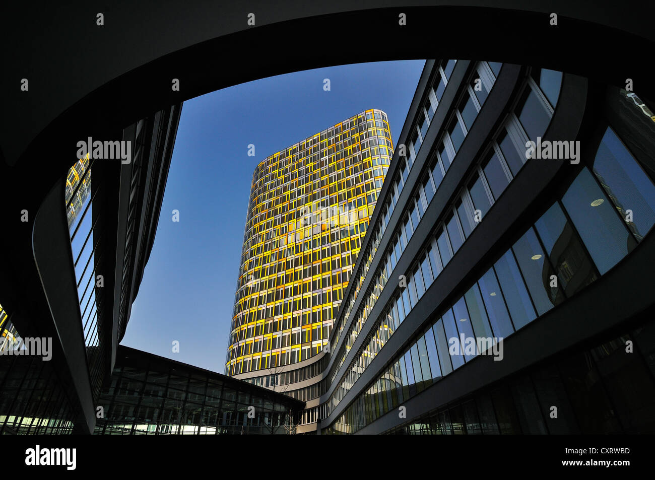 La nueva sede de ADAC, el automóvil club alemán, calle Hansastrasse 23-25, Munich, Baviera, Alemania, Europa Foto de stock