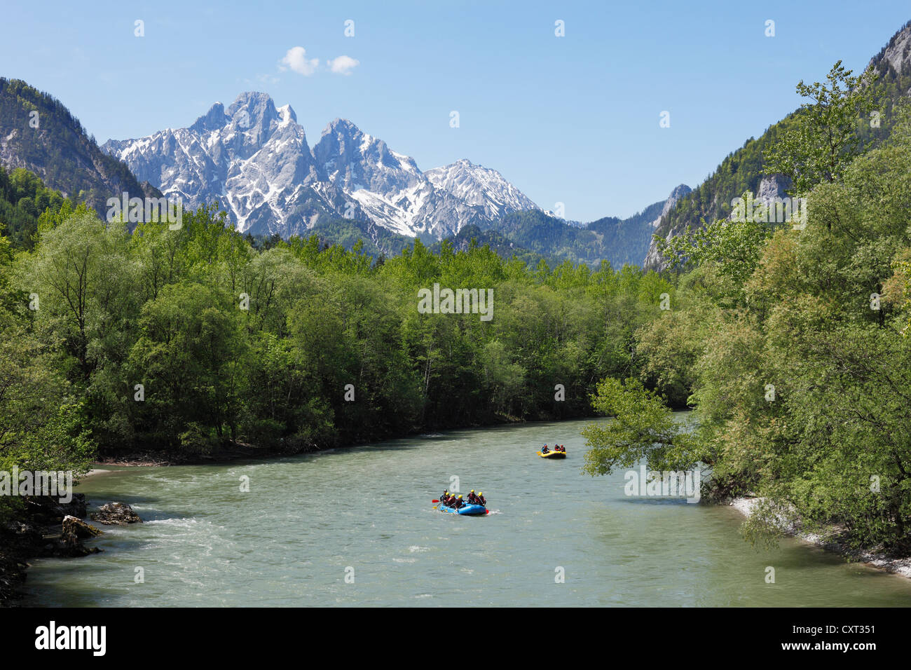 Rafting, balsas de goma en el río Enns, Parque Nacional Gesaeuse Ennstal Alpes, Superior , Austria, Europa PublicGround Foto de stock
