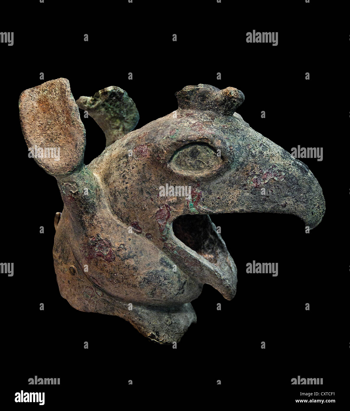 Accesorio Griffin de bronce de un caldero, siglo VI A.C. Grecia griego Foto de stock