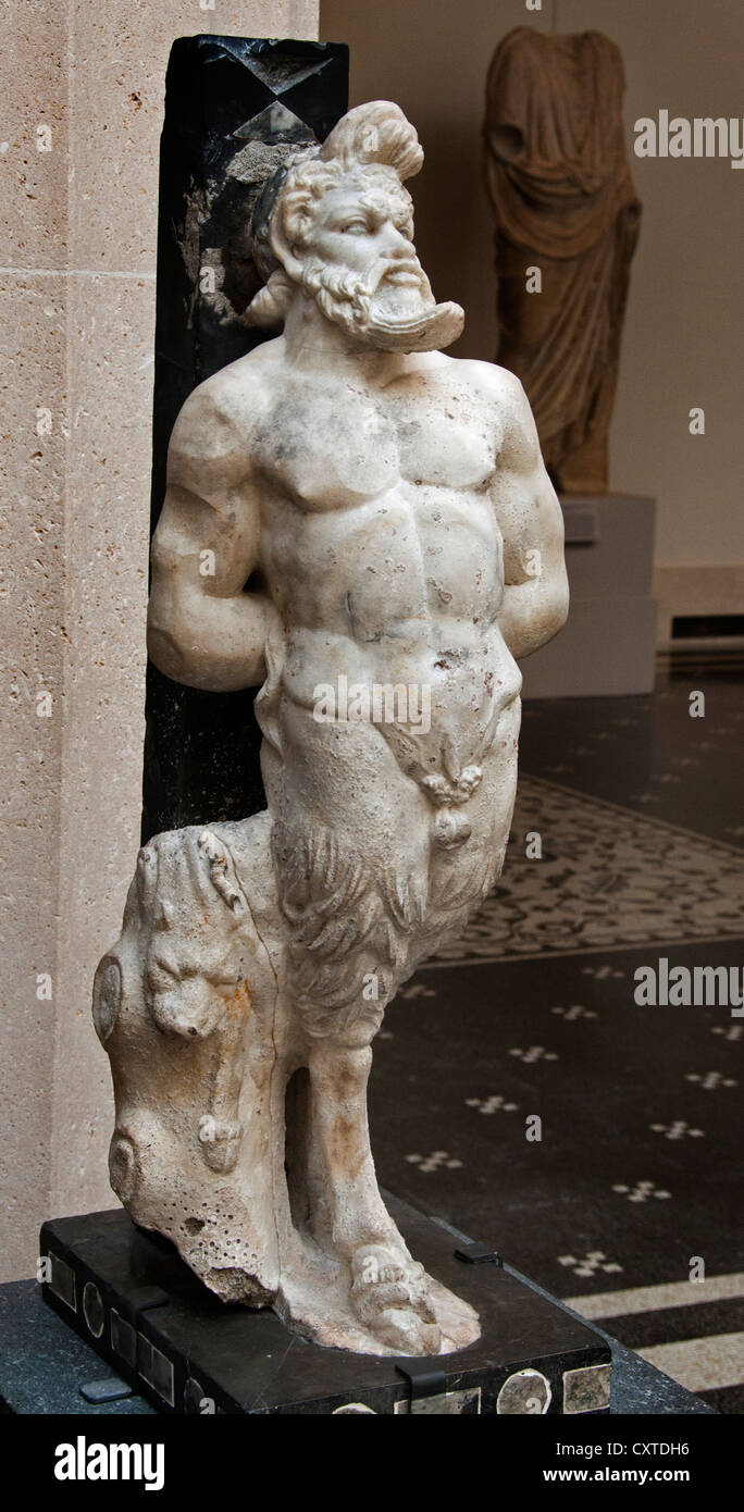 Estatua de mármol de cabra Pan ( Dios ) El período romano 1ª - 2ª siglo D.C. Foto de stock