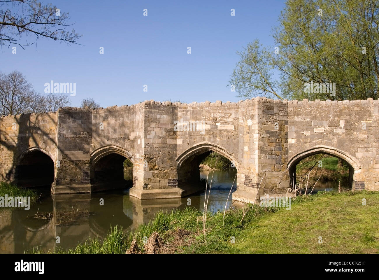 Bucks - Puente - packhorse Thornborough medieval puente (C14). Foto de stock