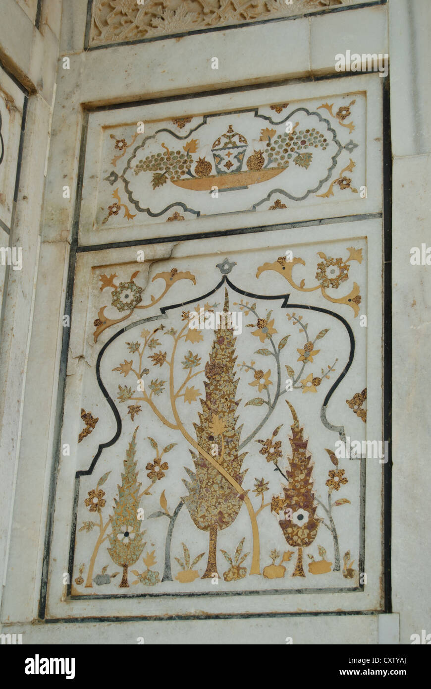 Un trabajo detallado de las artes en el Baby Taj, Itimad-ud-mausoleo Daulad Foto de stock