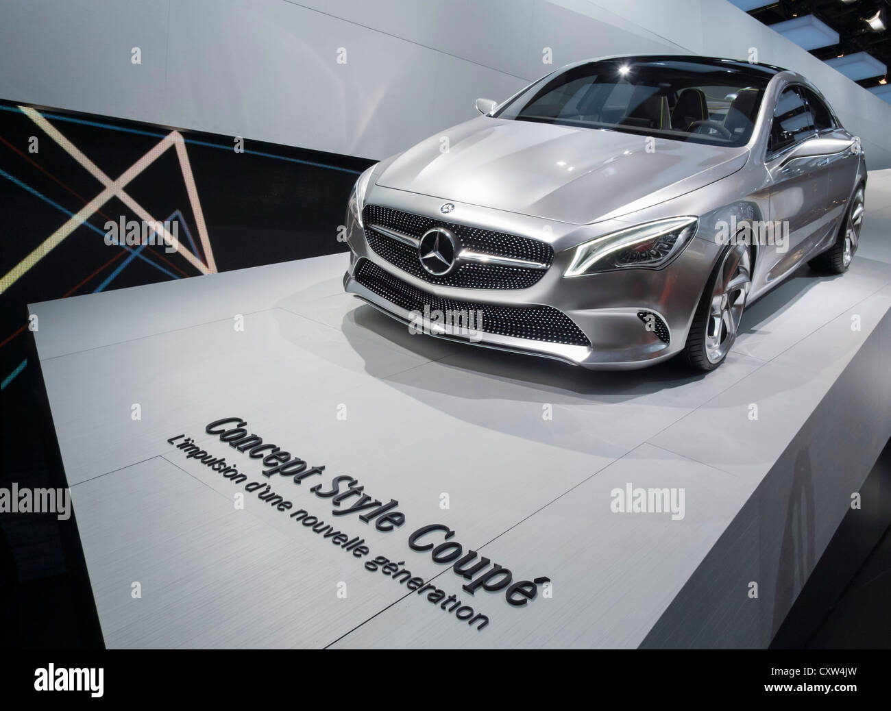 Nuevo concepto de Mercedes Benz Style Coupe en exhibición en Paris Motor Show 2012 Foto de stock