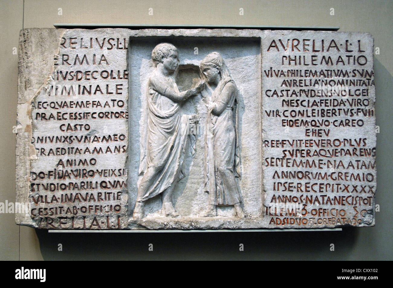 Inscrito funerario de socorro Aurelius Hermia y su esposa Aurelia Philematium. 80 BC. De una tumba en la Via Nomentana, Roma. Foto de stock