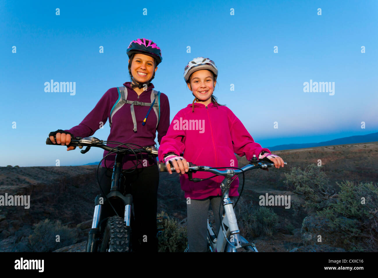 Hermanas montaña fotografías e imágenes de alta resolución - Alamy