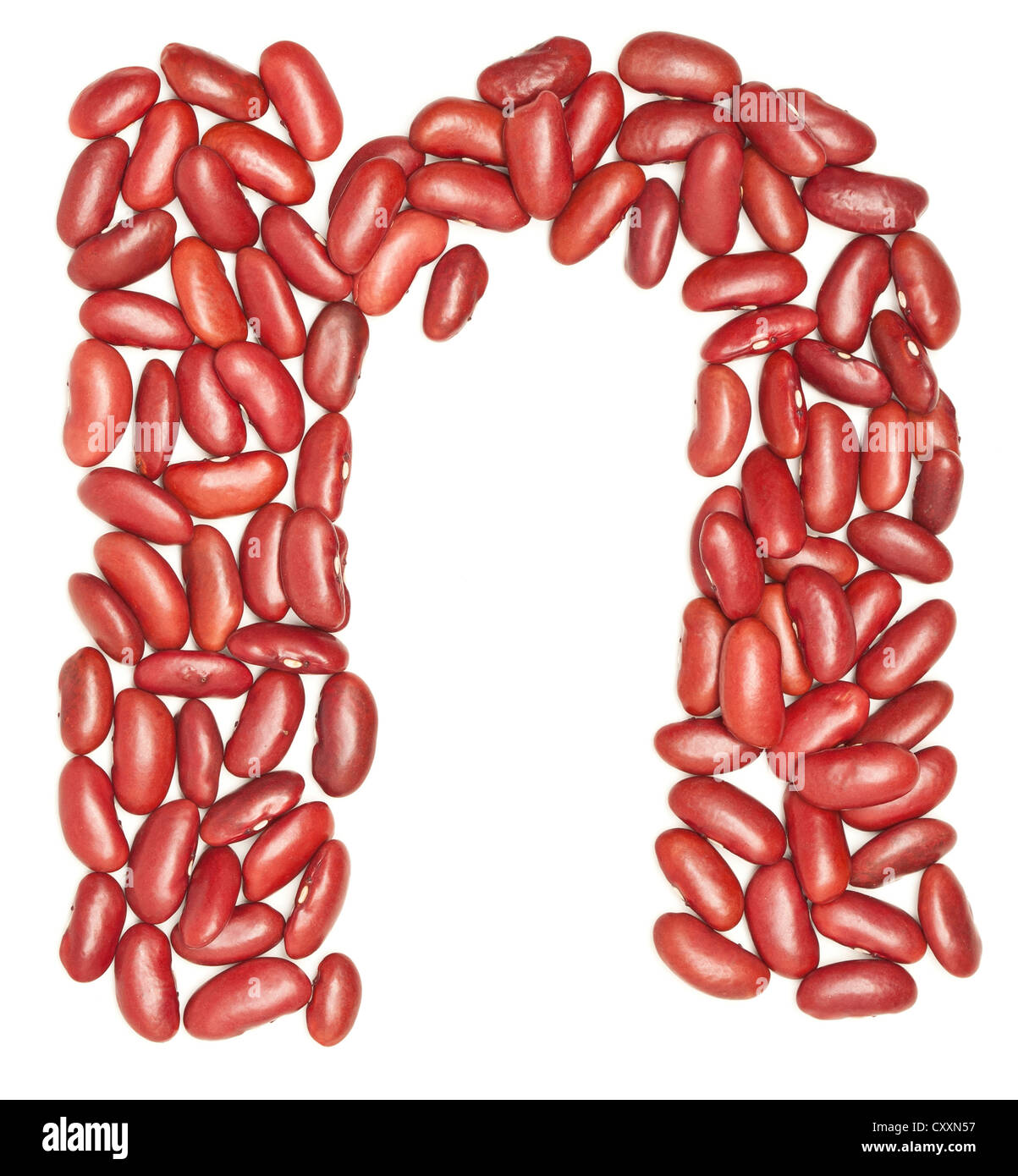 N, alfabeto de frijoles rojos, en blanco. Foto de stock
