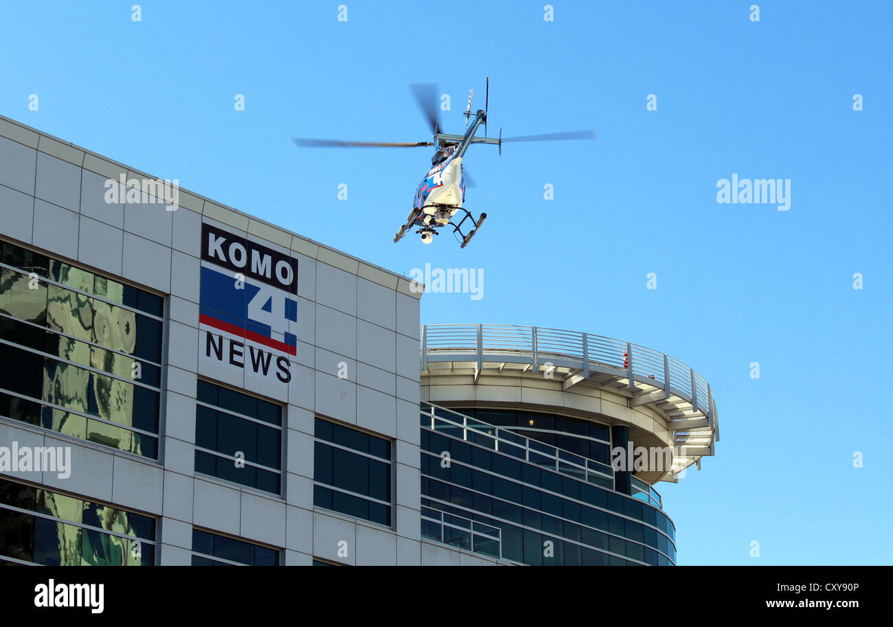 Noticias helicóptero aterrizaba en Komo 4 Noticias Edificio en Seattle, Washington, EE.UU. Foto de stock