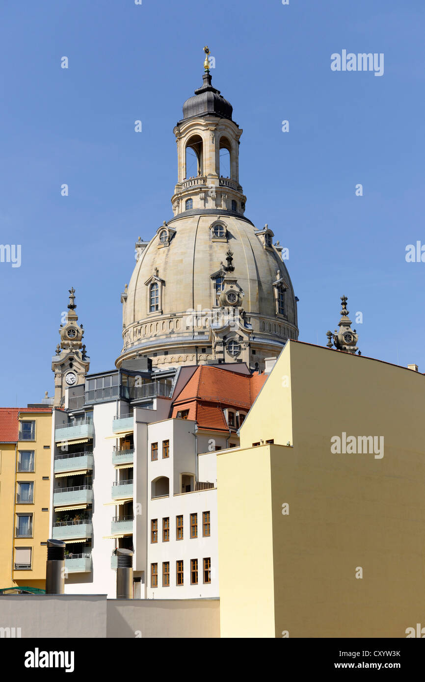 La arquitectura que rodea la Frauenkirche, Iglesia de Nuestra Señora, Dresde, Sajonia Foto de stock