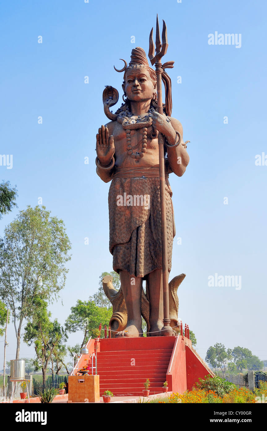 Estatua del dios hindú Shiva o Señor Shiva, cerca de Nueva Delhi, India, Asia Foto de stock