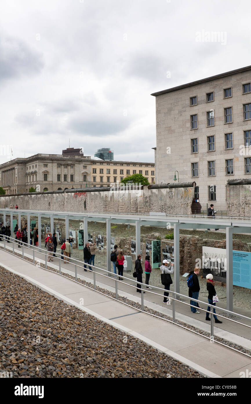 La exposición permanente "Topografía del Terror", de la calle Zimmerstrasse, distrito Mitte, Berlin Foto de stock