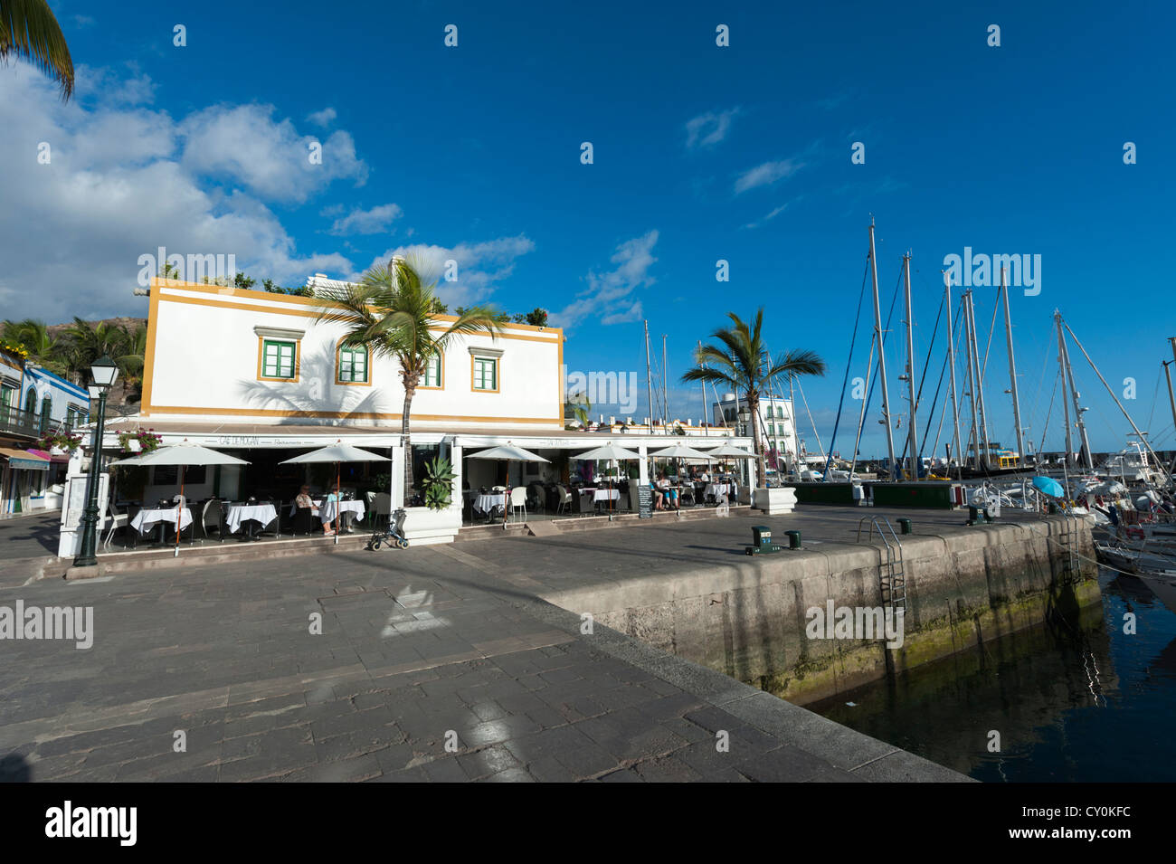 Restaurant puerto de mogan fotografías e imágenes de alta resolución - Alamy