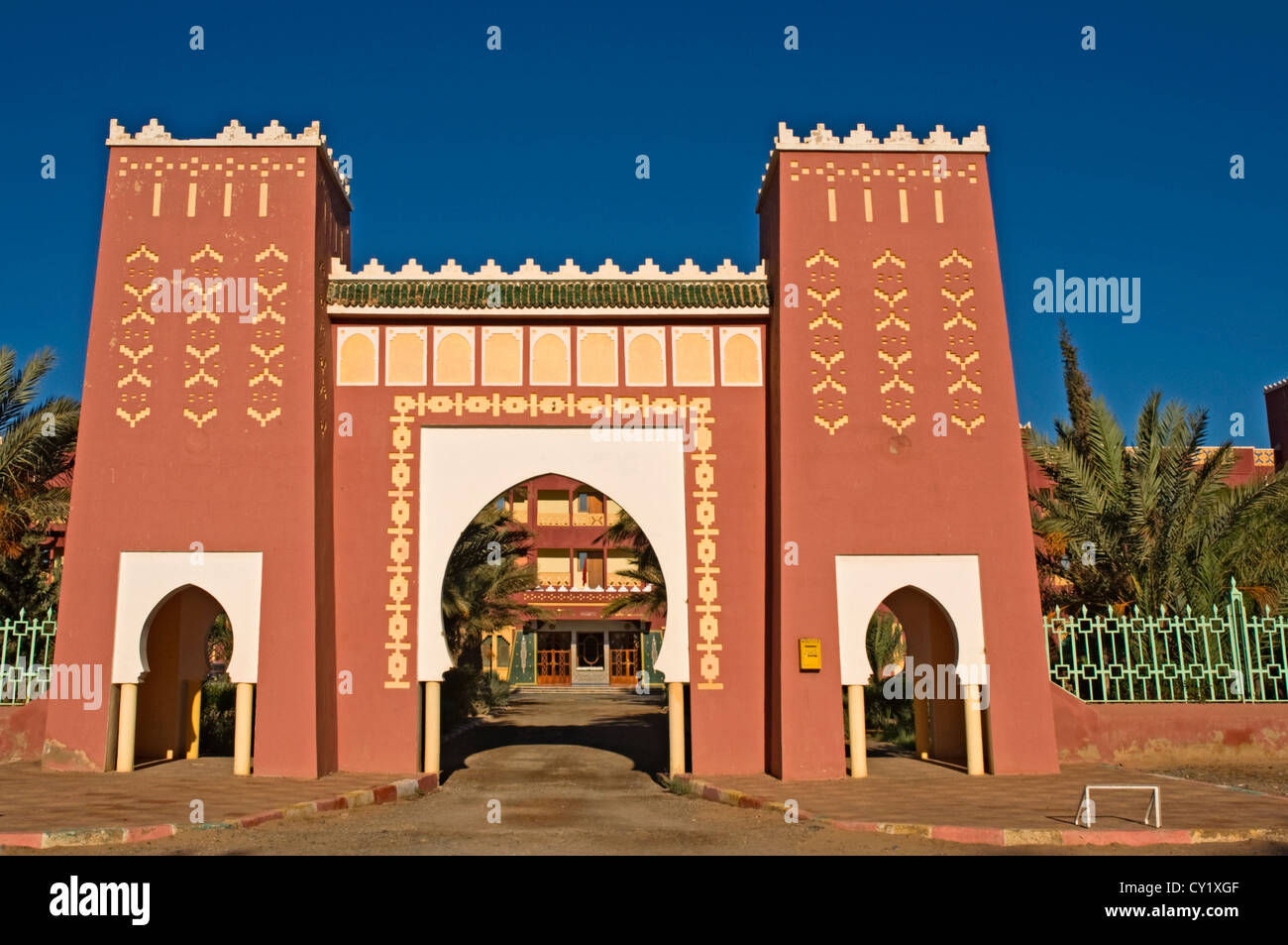 Norte de África Marruecos Erfoud Elati Hotel con arquitectura de estilo típico del desierto Bereber Foto de stock