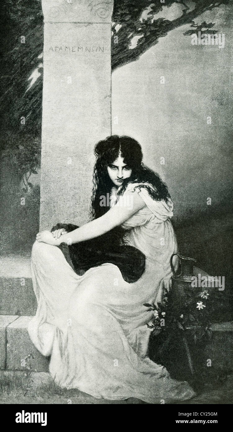 La doncella griega Electra sentada por una columna con los griegos la ortografía del nombre de su padre, Agamenón. Foto de stock