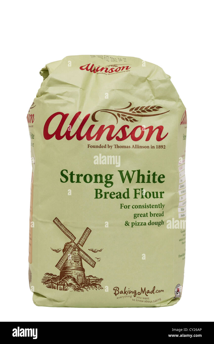 Una bolsa de harina allinson fuerte pan blanco sobre un fondo blanco. Foto de stock