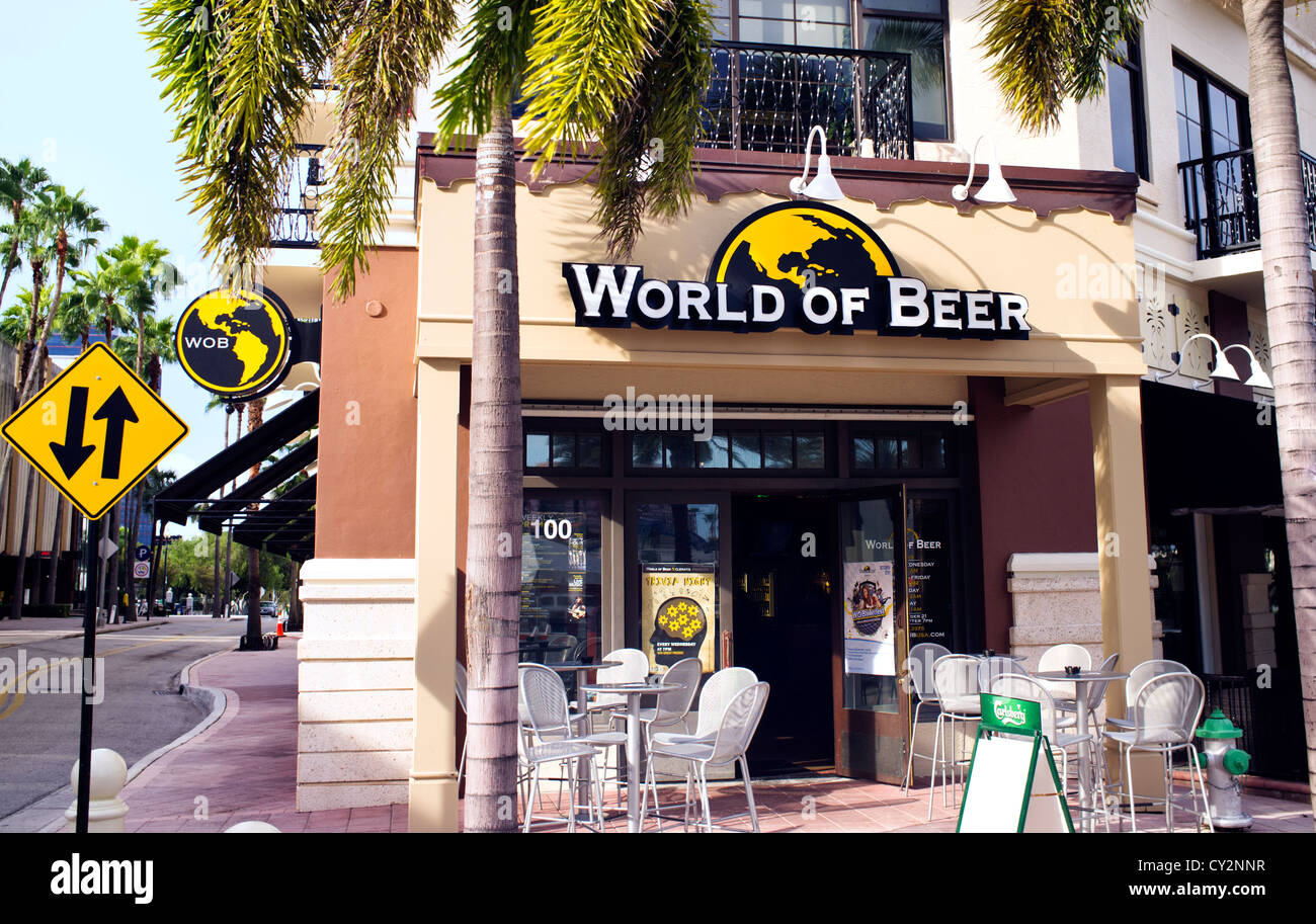 Mundo de la cerveza "wob' n Clematis Street, West Palm Beach, Florida Foto de stock