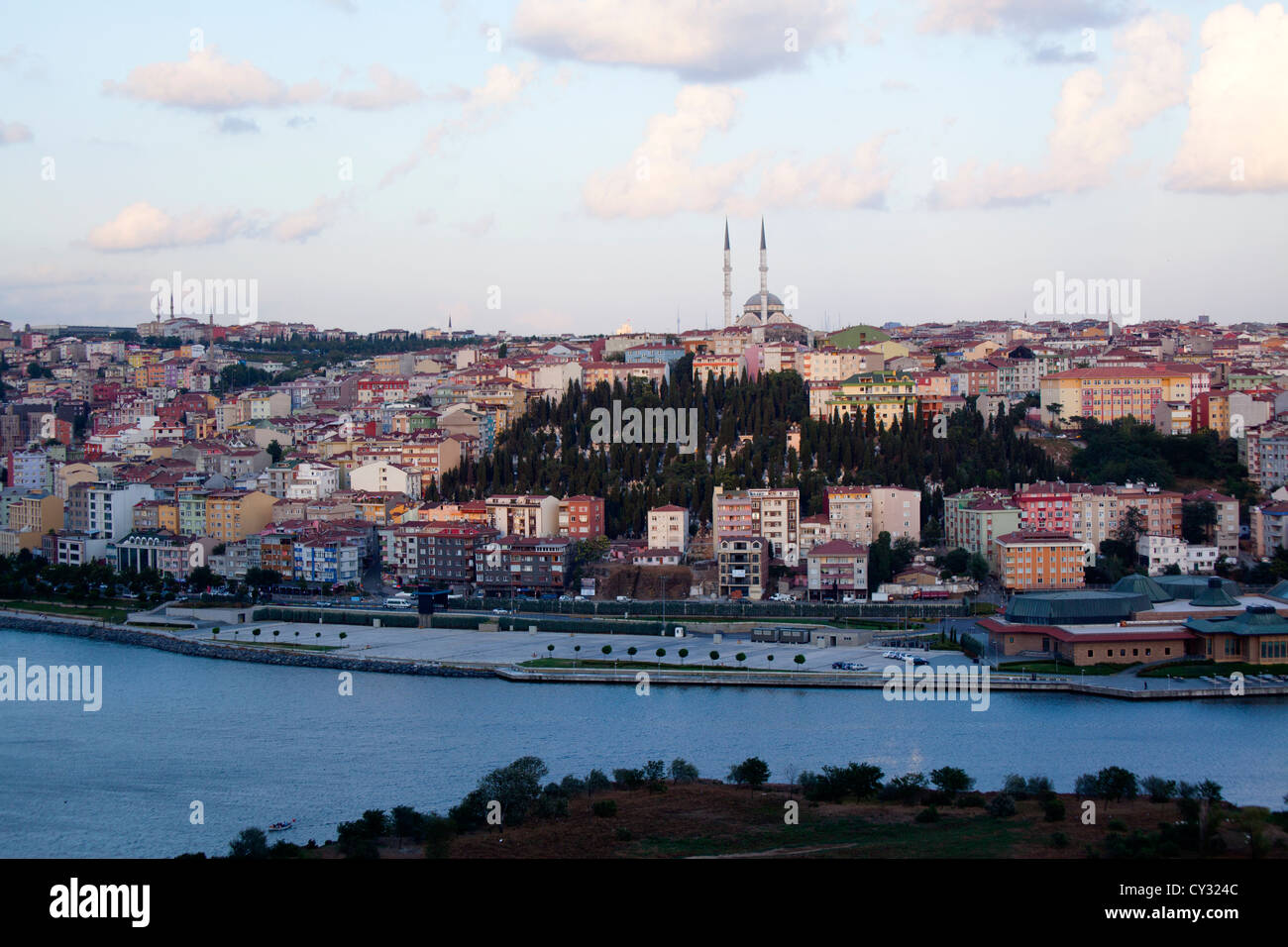 Vista desde el punto de vista "Pierre Loti', mirando el cuerno de oro, Estambul Foto de stock