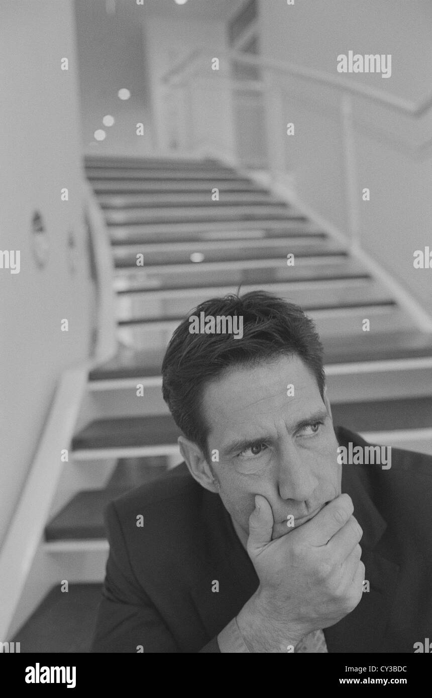 Blanco y negro hombre de negocios libres de licencia excepto anuncios y vallas al aire libre Foto de stock