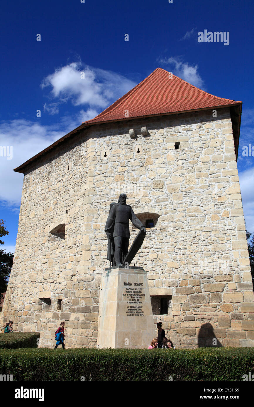 Rumania, Cluj-Napoca, Bastión de los sastres, Baba Novac estatua, Foto de stock