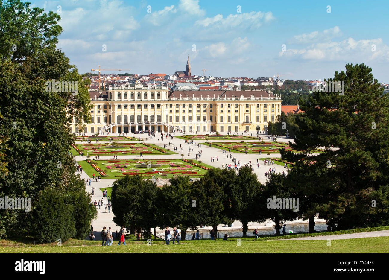 Y el Jardín del Palacio de Schönbrunn de Viena Foto de stock