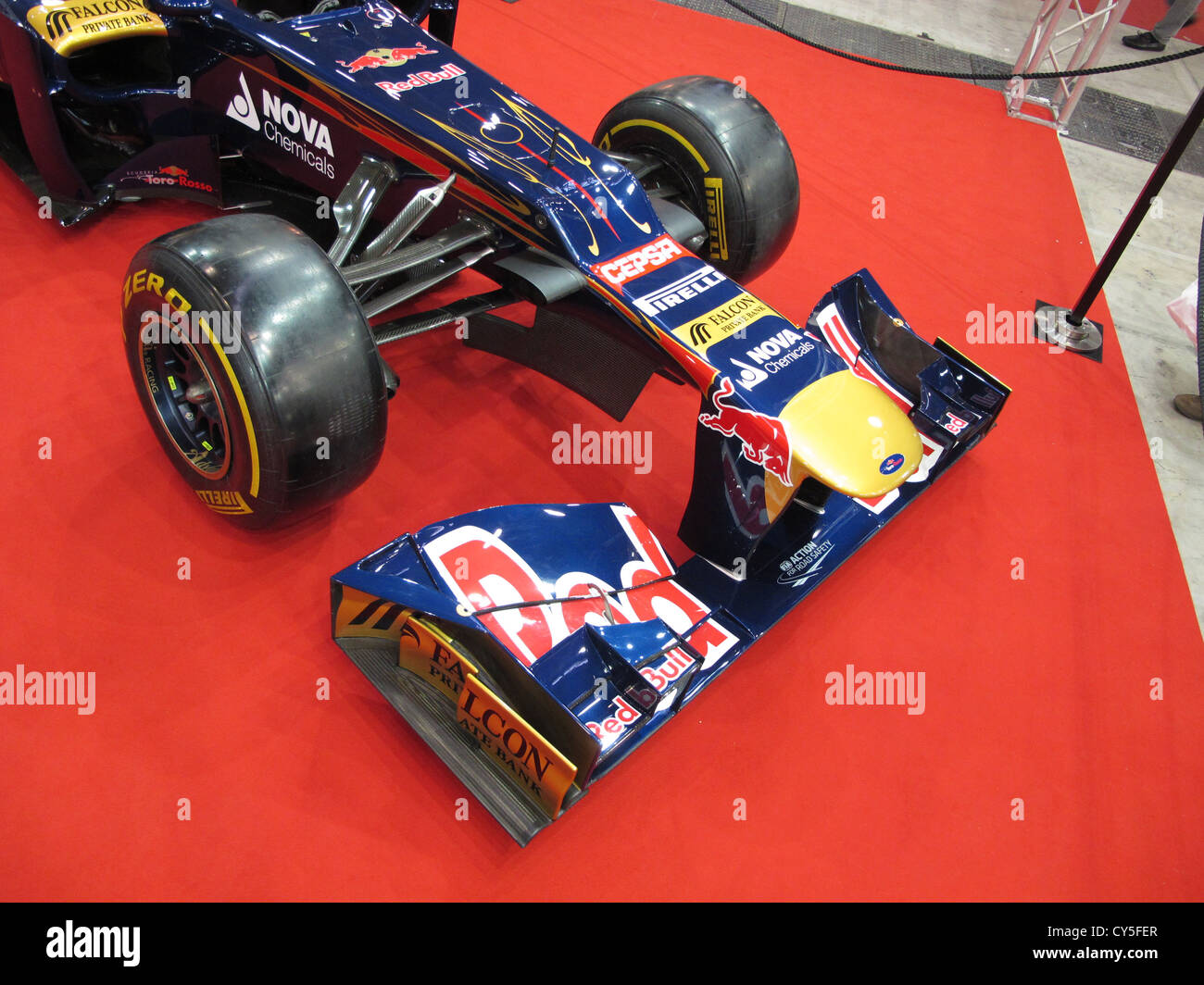Tipo de fórmula uno Red Bull Racing car en motor show en Roma Italia