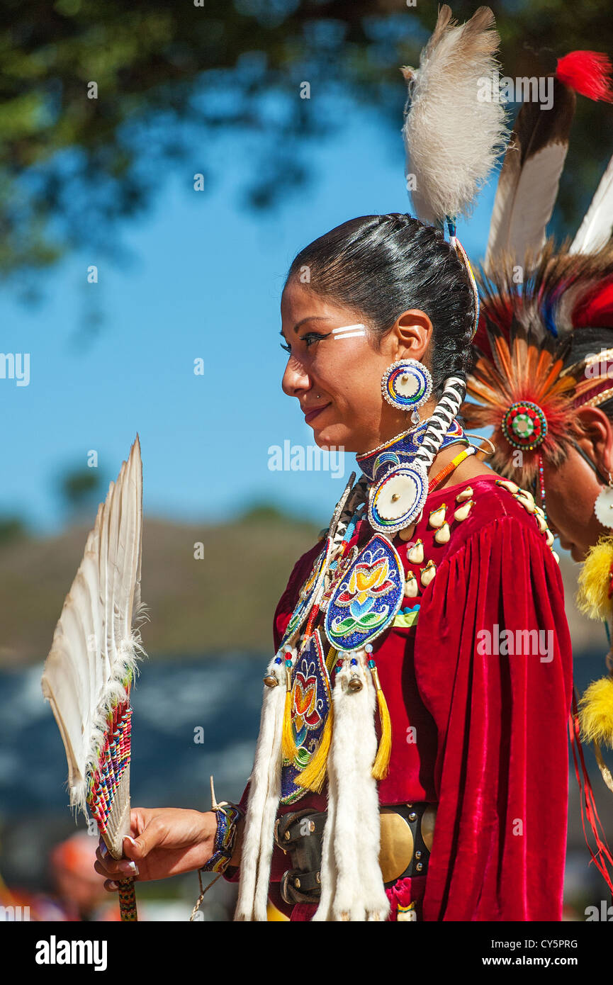 Mujeres nativa americana fotografías e imágenes de alta resolución - Alamy