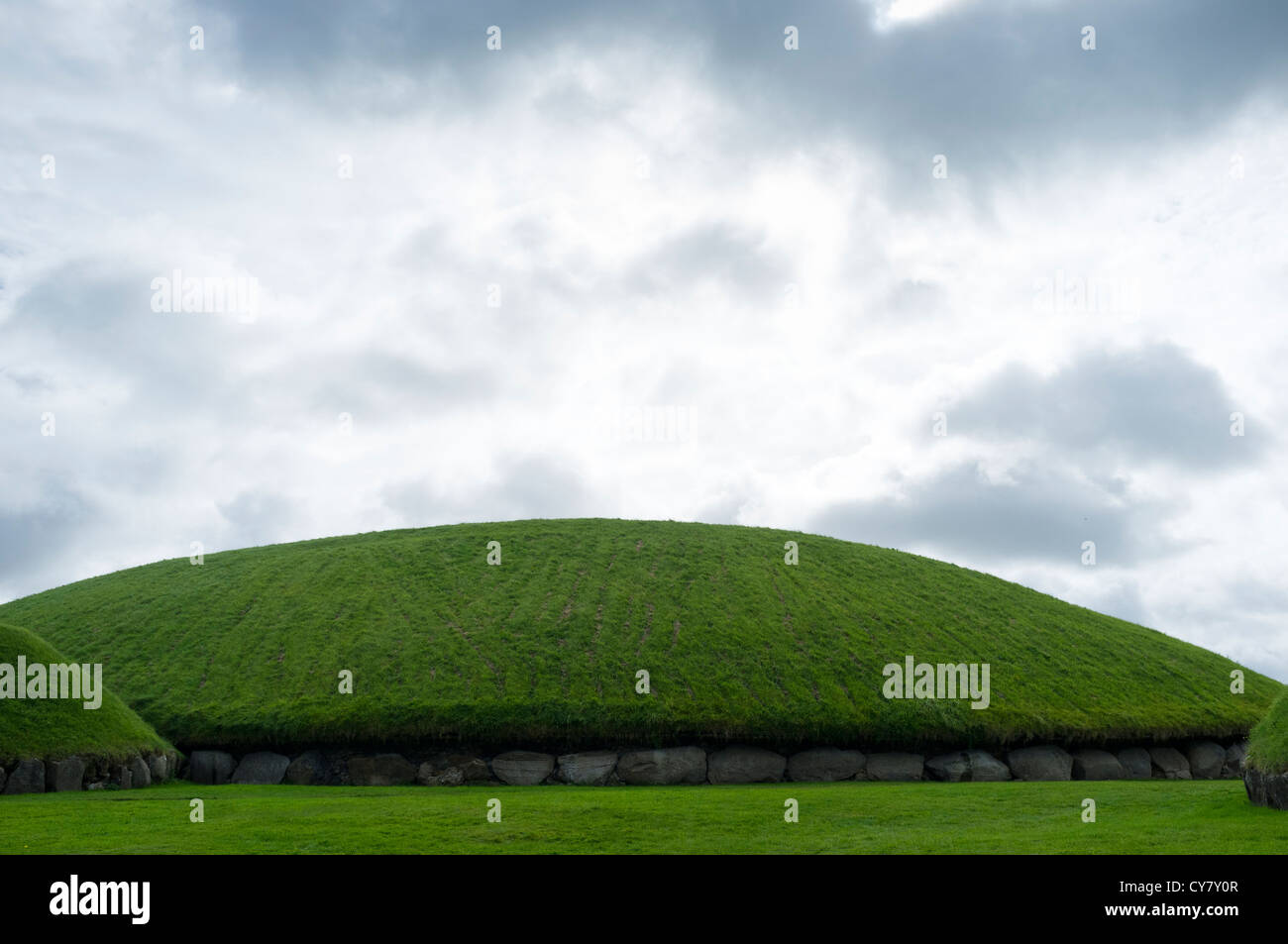 Paso tumbas neolíticas de Knowth, Bru Na Boinne, en el valle del Boyne