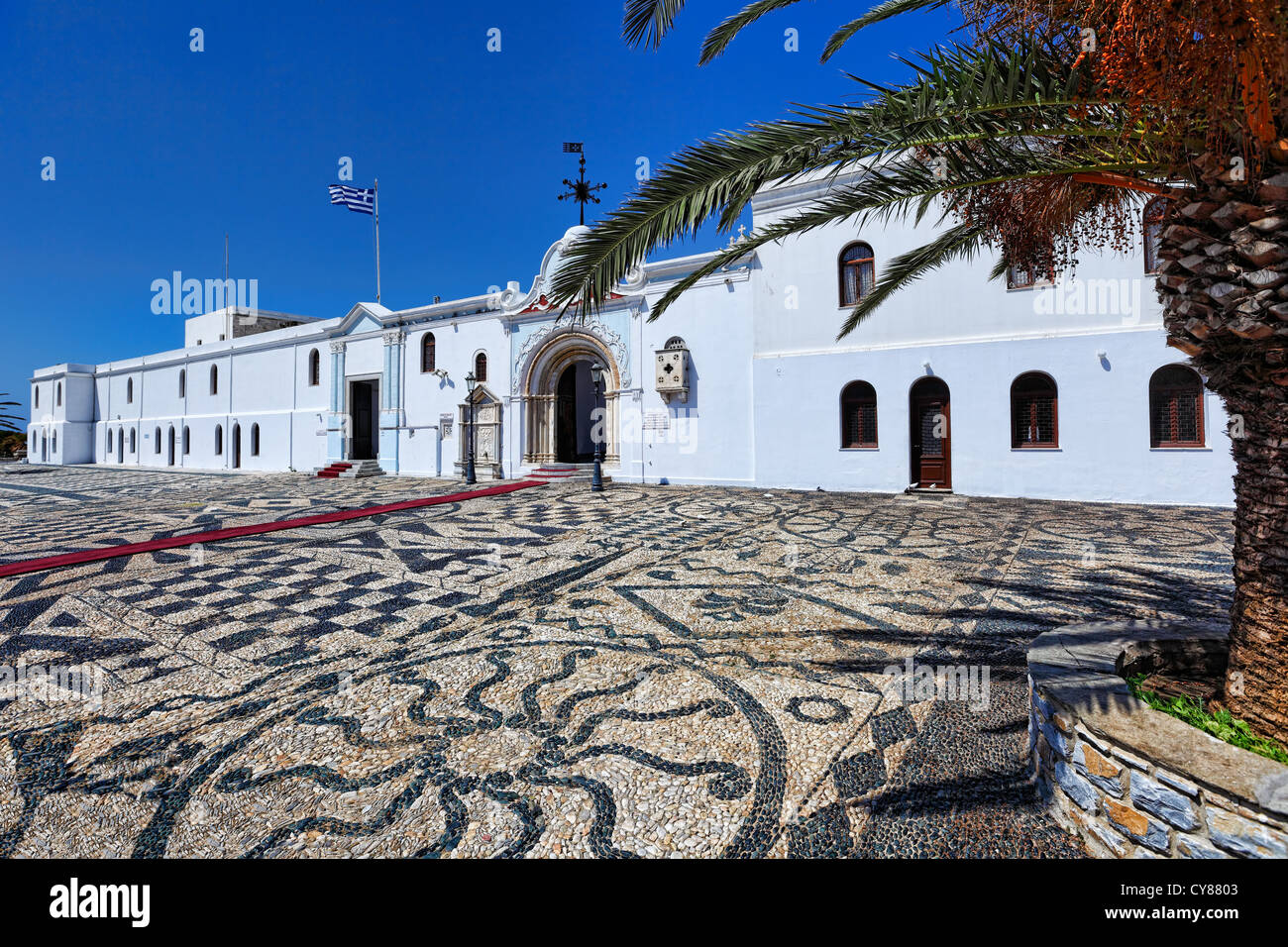 El famoso monasterio de Evagelistria milagrosa en la isla de Tinos, Grecia Foto de stock