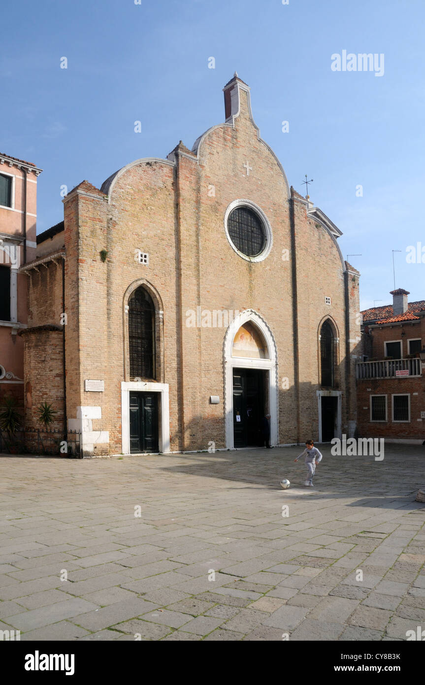 La Iglesia de San Giovanni in Bragora, donde Antonio fue bautizado Vivaldi, en Venecia, Véneto, Italia Foto de stock