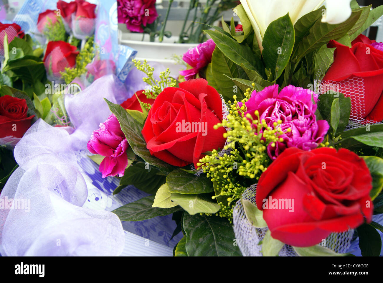 Un puñado de flores Foto de stock