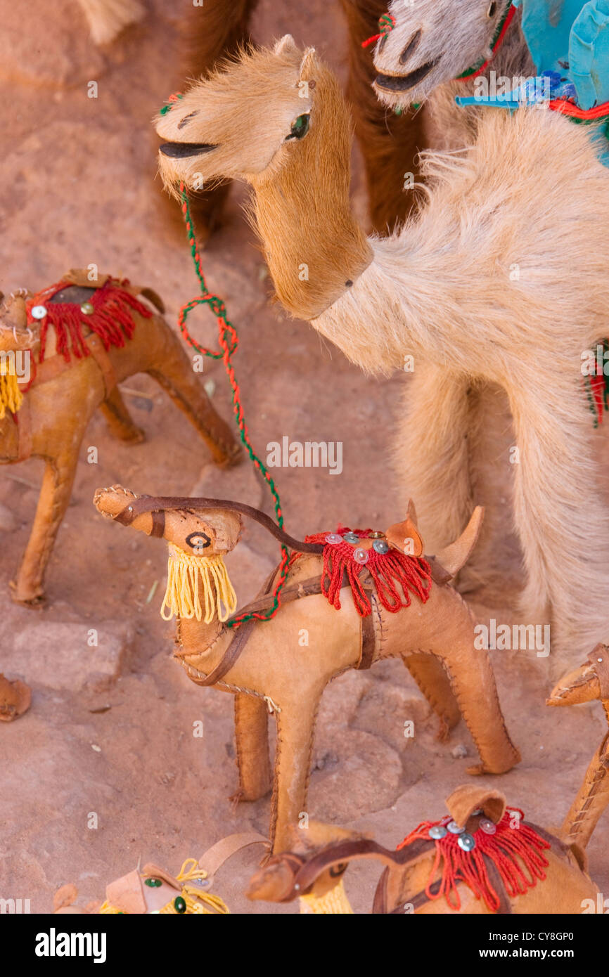 Juguetes de camello Ouarzazate Marruecos Fotograf a de stock Alamy