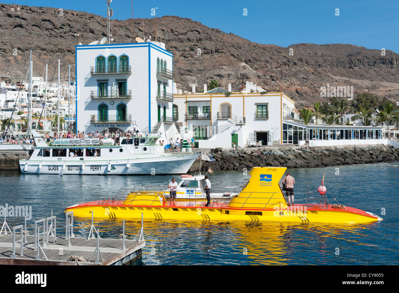 El U boot submarino amarillo en Puerto de Mogán, Gran Canaria, Islas  Canarias Fotografía de stock - Alamy