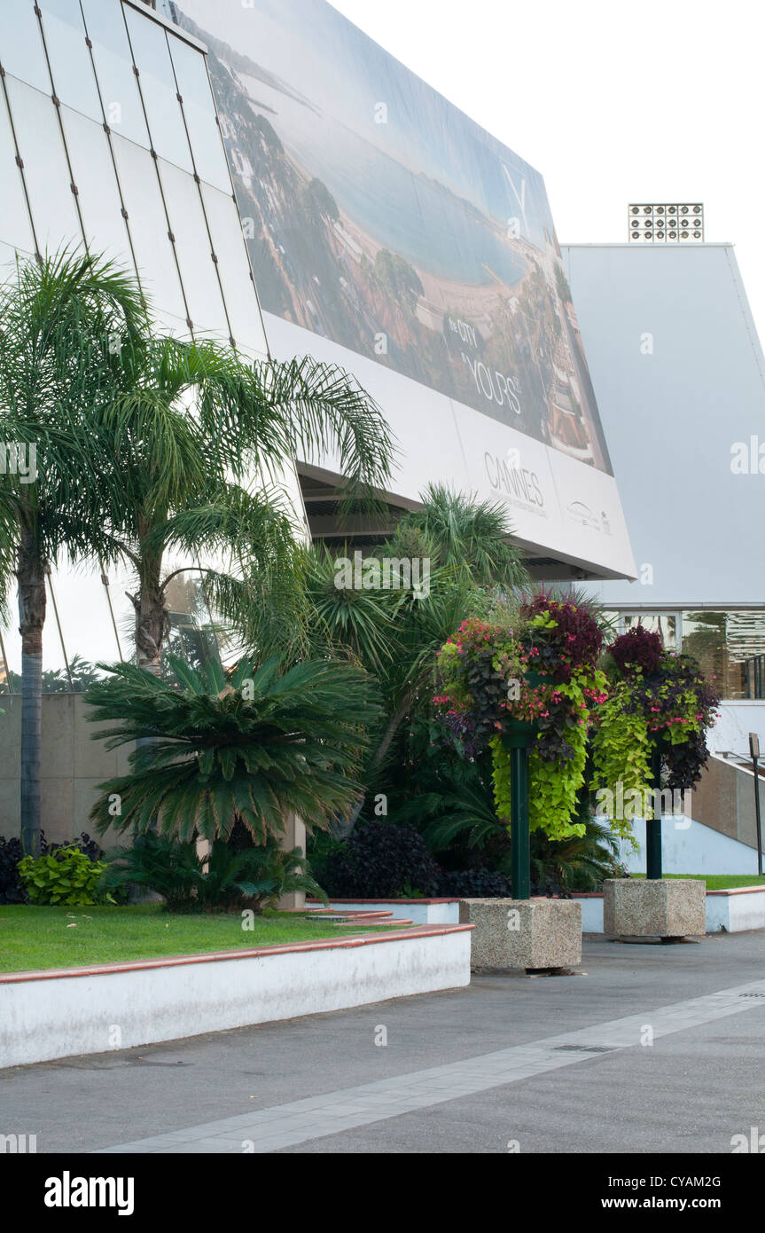 Palacio del popular festival de cine de Cannes. Foto de stock