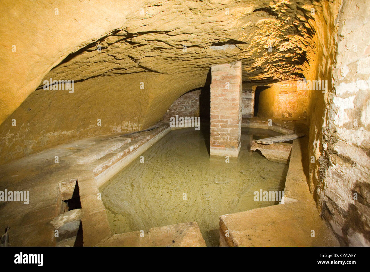 Europa, Italia, Toscana, Siena, el bottini, antiguo acueducto Foto de stock