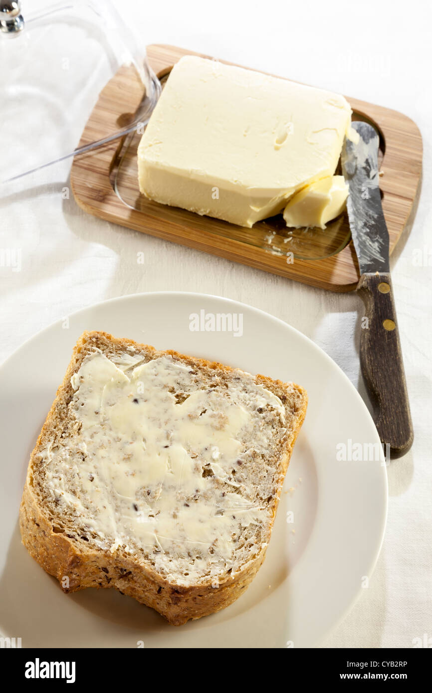 Pan y mantequilla. Foto de stock